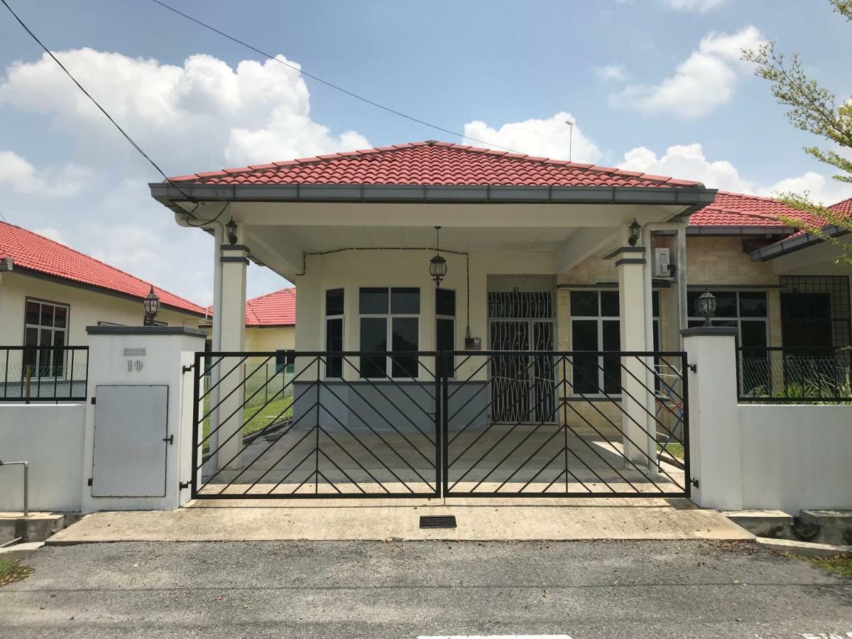 Patin Guest House @Desa Telok Ira, Temerloh Pahang Kampong Paya Kerinau Exteriör bild